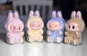 Case Labubu Have a seat